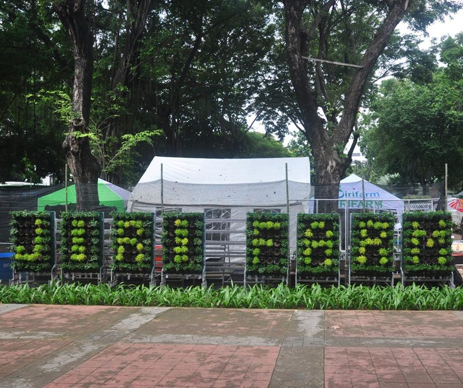 Jirifarm Vertikal Garden 49 Pot Untuk Susunan Huruf